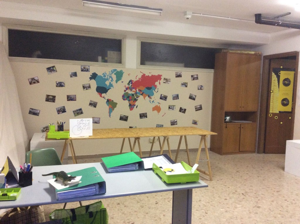 il locale di distribuzione del materiale scolastico